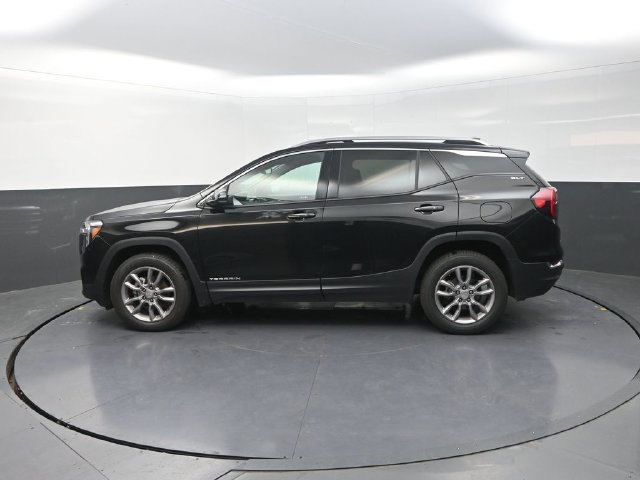 Used 2024 GMC Terrain SLT AWD/4WD image 4