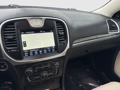 Used 2018 Chrysler 300 Limited w/ Safetytec Plus Group RWD image 24