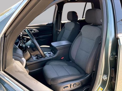 Used 2023 Chevrolet Traverse LT FWD image 8