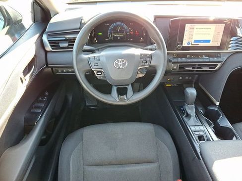 Used 2025 Toyota Camry LE image 12