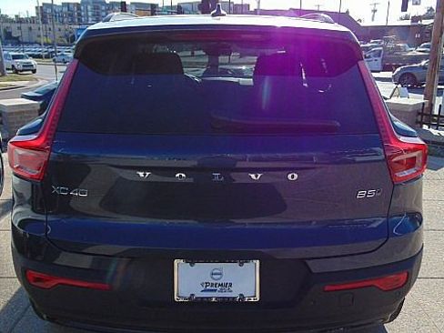 New 2026 Volvo XC40 B5 Ultra w/ Climate Package image 9