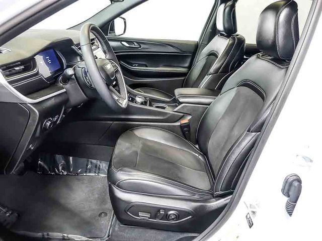 Used 2023 Jeep Grand Cherokee L Altitude AWD/4WD image 12