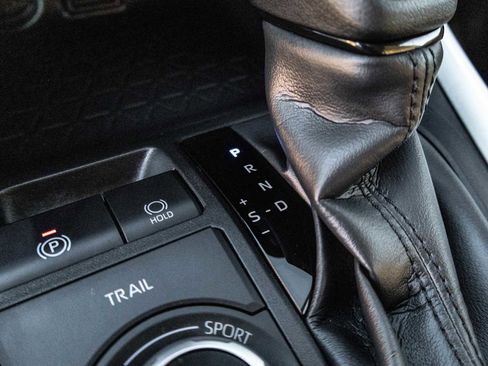 Certified 2025 Toyota RAV4 LE image 24