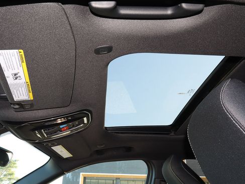 New 2025 Jeep Grand Cherokee Laredo X w/ Luxury Tech Group I image 14