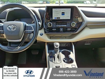 Used 2023 Toyota Highlander XLE