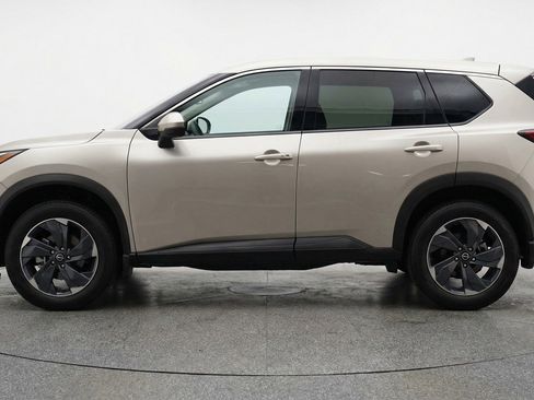 Used 2025 Nissan Rogue SV image 5