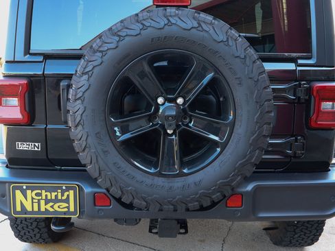 Used 2021 Jeep Wrangler Unlimited Rubicon AWD/4WD image 14