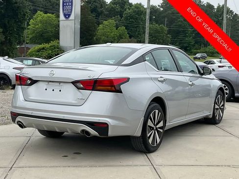 Used 2022 Nissan Altima 2.5 SV w/ SV Premium Package image 7