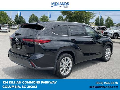 Used 2021 Toyota Highlander Limited AWD/4WD image 6