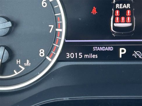 Used 2025 Nissan Pathfinder SV w/ SV Premium Package image 30