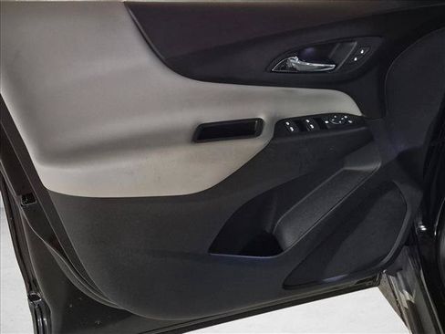 Used 2020 Chevrolet Equinox LS w/ LS Convenience Package FWD image 9