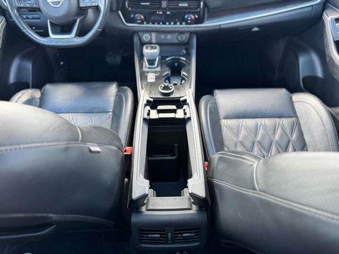 Used 2022 Nissan Rogue Platinum w/ Head-Up Display Package image 33