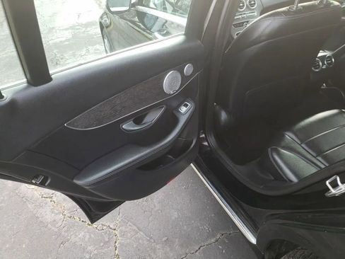 Used 2019 Mercedes-Benz C 300 4MATIC Sedan image 11