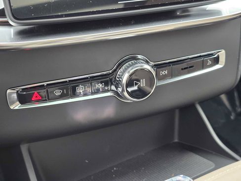 New 2026 Volvo XC90 B6 Plus w/ Protection Package Premier image 30