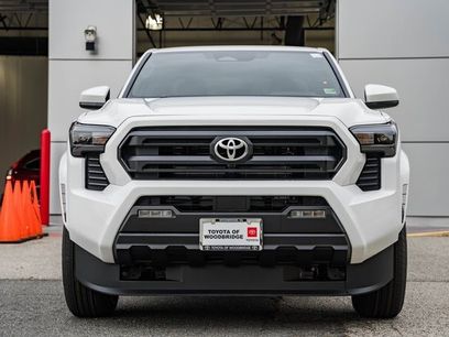 New 2025 Toyota Tacoma SR5