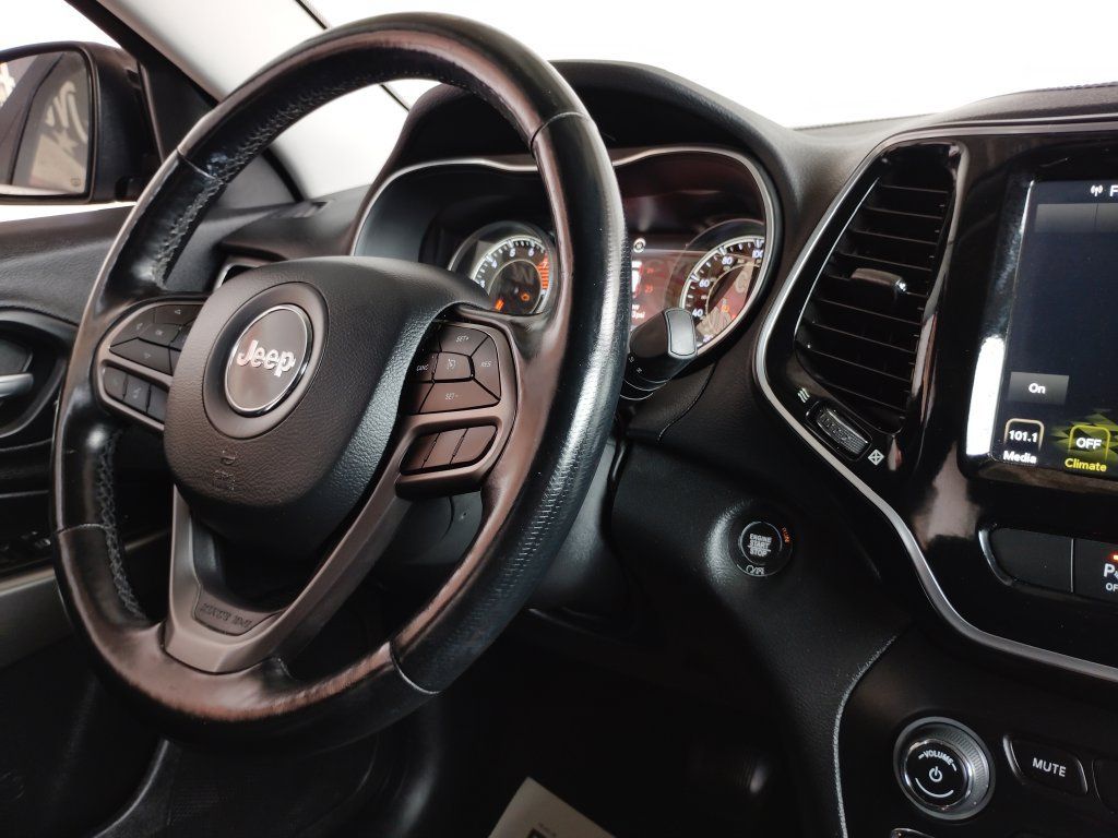Used 2020 Jeep Cherokee Limited AWD/4WD image 30
