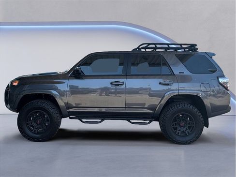 Used 2022 Toyota 4Runner SR5 AWD/4WD image 3
