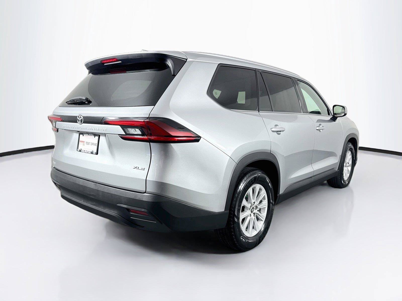 Certified 2025 Toyota Grand Highlander FWD image 2