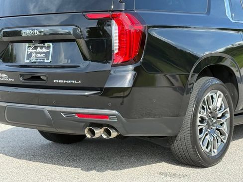Used 2024 GMC Yukon XL Denali Ultimate AWD/4WD image 17
