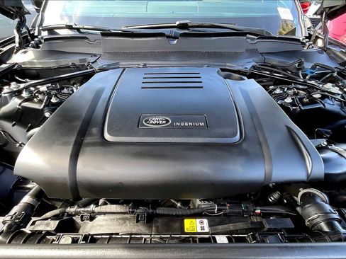 Used 2025 Land Rover Discovery S image 13