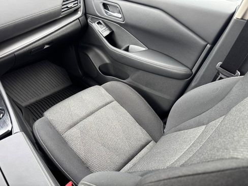 Used 2025 Nissan Rogue SV image 15