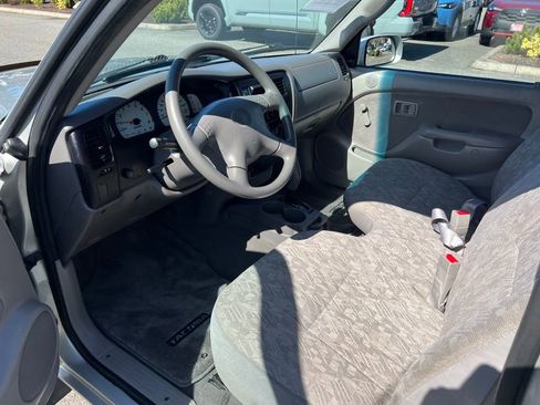 Used 2001 Toyota Tacoma 2WD Regular Cab image 11