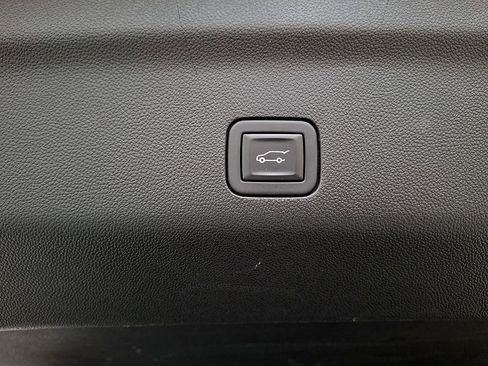 Used 2023 Chevrolet Tahoe Z71 w/ Z71 Off-Road Package image 30