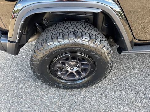 Used 2023 Jeep Wrangler Unlimited Rubicon w/ Xtreme 35 Tire Package AWD/4WD image 10