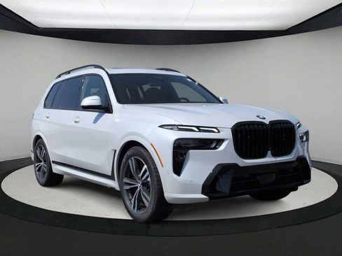 New 2026 BMW X7 xDrive40i w/ M Sport Package AWD/4WD image 2