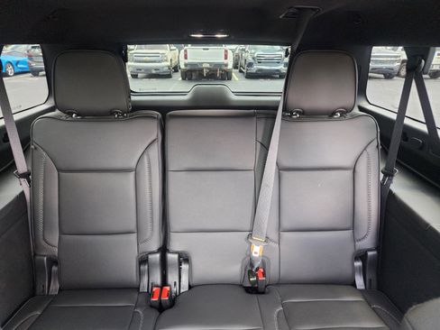 Used 2024 GMC Yukon XL Denali image 19