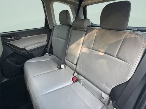 Used 2015 Subaru Forester 2.5i Limited w/ Popular Package #2 AWD/4WD image 14