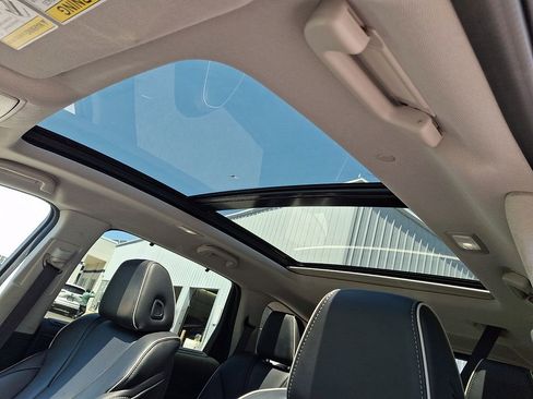 Used 2023 Acura MDX SH-AWD w/ Advance Package image 16