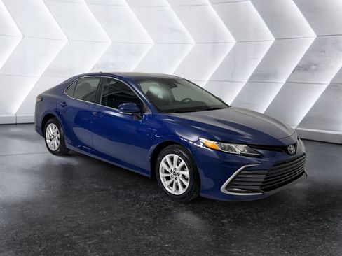Used 2023 Toyota Camry LE image 1