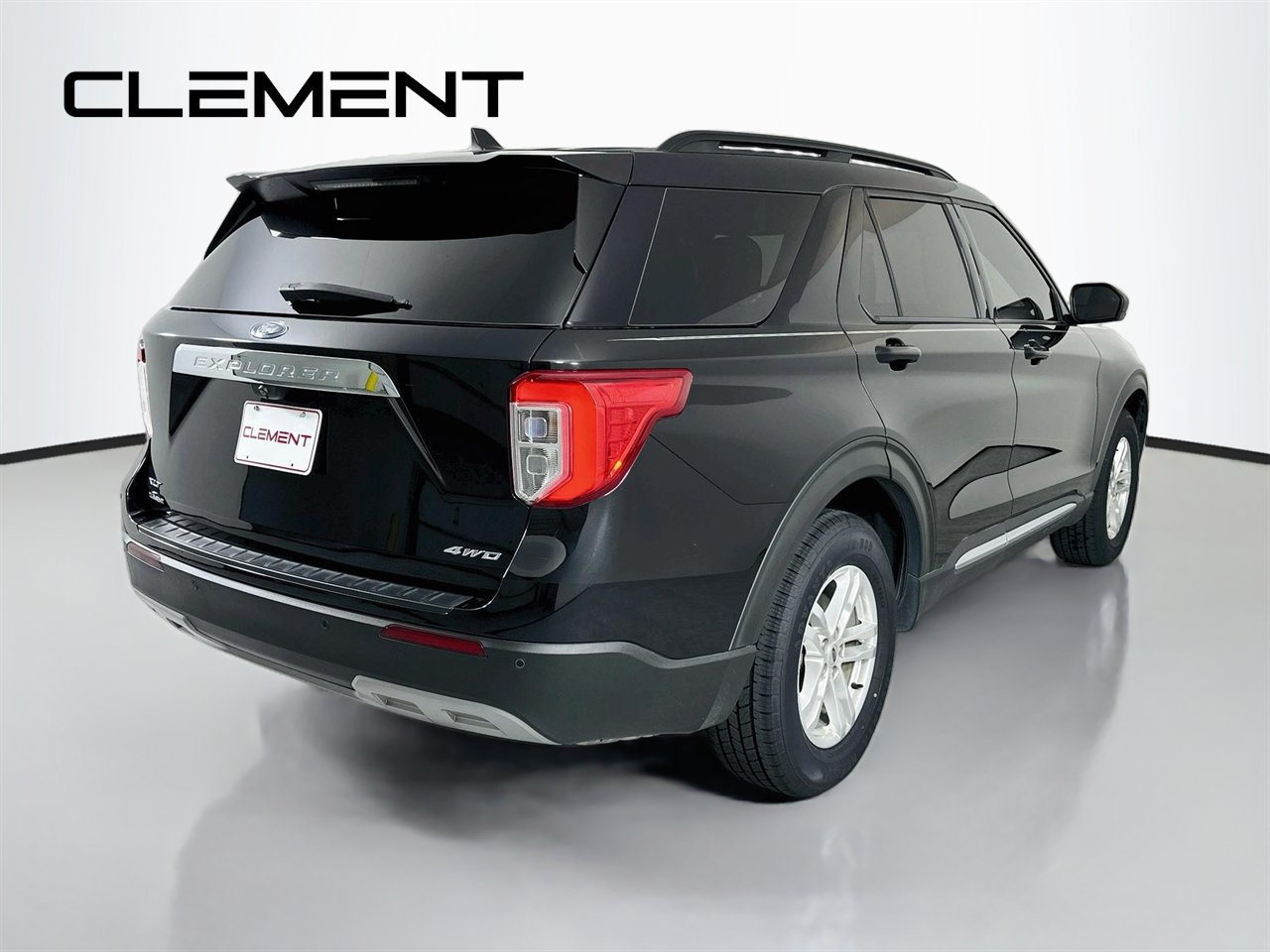 Used 2022 Ford Explorer XLT w/ Equipment Group 202A AWD/4WD image 7