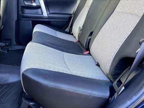 Used 2016 Toyota 4Runner SR5 AWD/4WD image 17