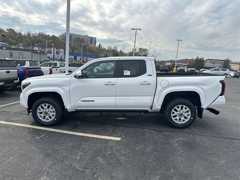 New 2025 Toyota Tacoma SR5 image 2