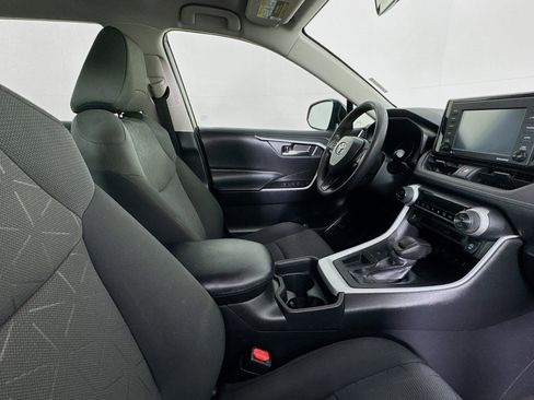 Used 2021 Toyota RAV4 XLE image 28
