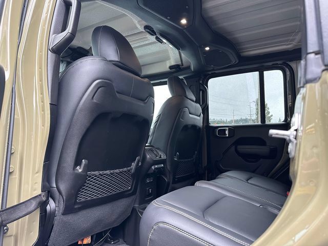 Used 2025 Jeep Wrangler Unlimited Rubicon AWD/4WD image 12