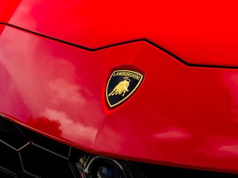 Used 2020 Lamborghini Urus AWD/4WD image 3