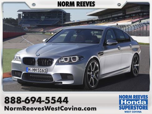 Used 2015 BMW M5 RWD image 1