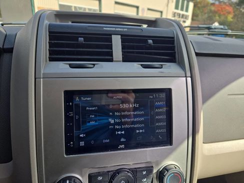 Used 2009 Ford Escape XLT image 20