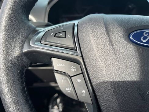 Used 2024 Ford Edge SEL image 16