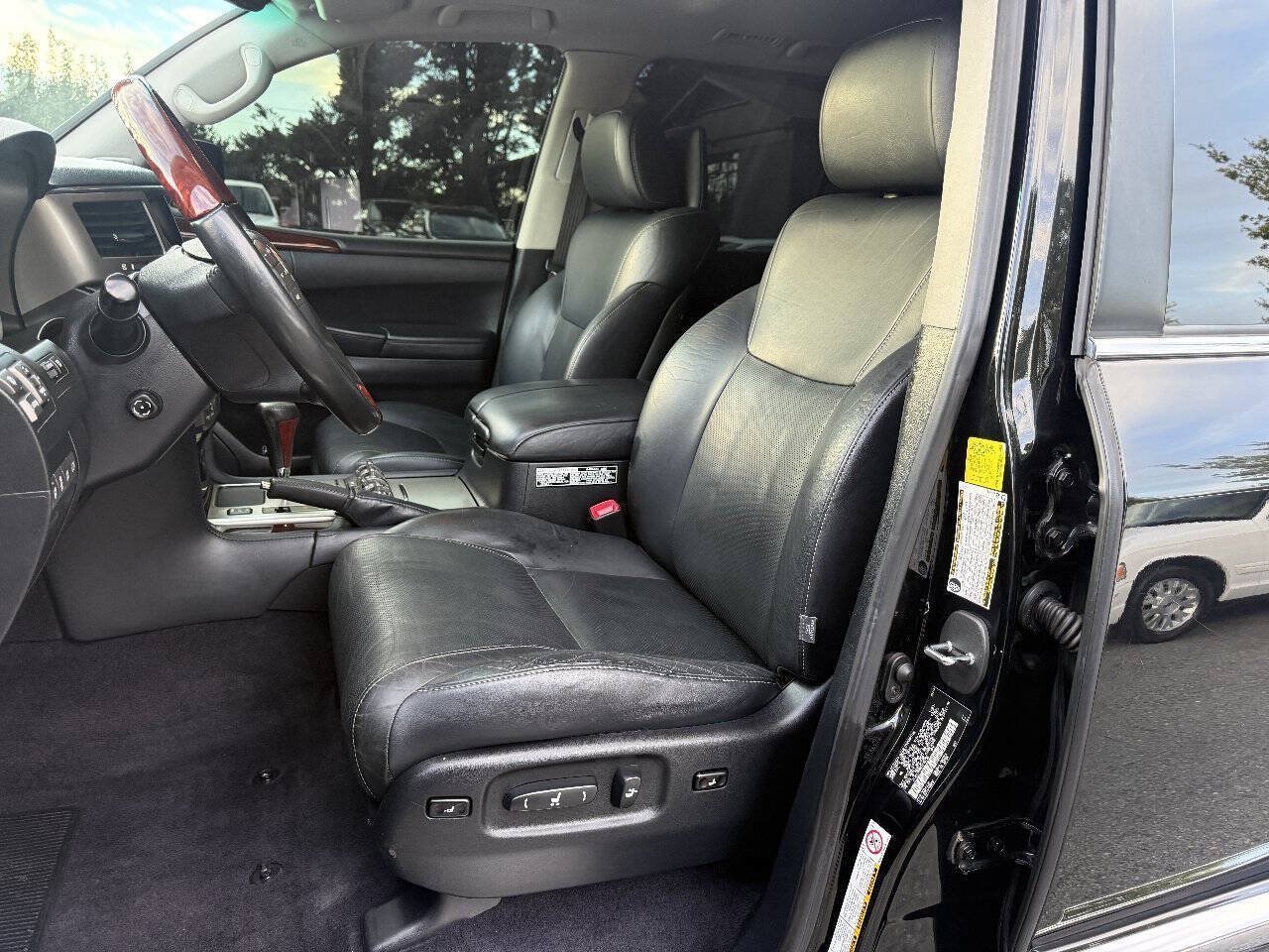Used 2014 Lexus LX 570 4WD image 9