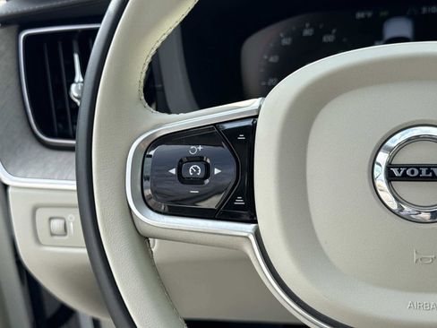 Used 2020 Volvo XC60 T5 Inscription image 22