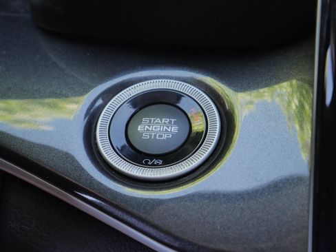 Used 2023 Jeep Grand Cherokee L Laredo AWD/4WD image 9