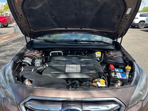 Used 2019 Subaru Outback 3.6R Limited AWD/4WD image 21