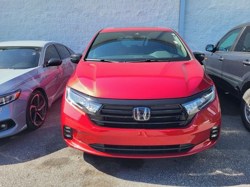 Used 2024 Honda Odyssey Sport image 2