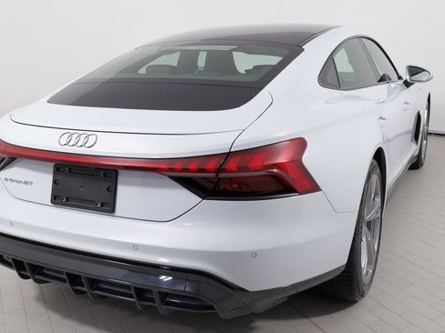 Used 2023 Audi e-tron GT Premium Plus image 14
