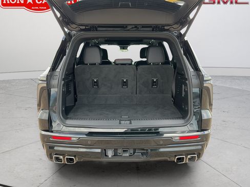 Used 2024 Chevrolet Traverse RS FWD image 21
