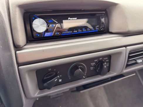 Used 1994 Ford F250 XL HD image 29